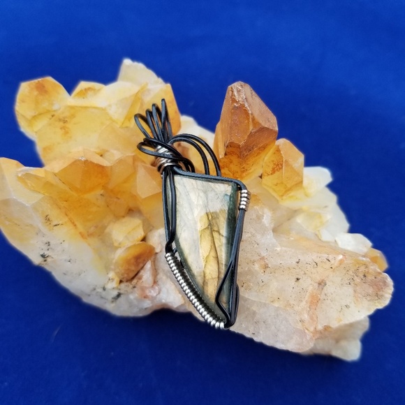 Labradorite pendant - Picture 4 of 4